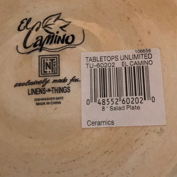 Hand painted peach plate with wavy edge - Picture 4 of 6